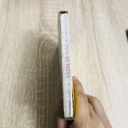 VÀNG VÀ MÁU  929002