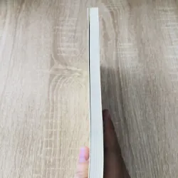 ĐI GIỮA VÔ THƯỜNG 1024381