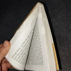 THẦN NGƯỜI VÀ ĐẤT VIỆT - TẠ CHÍ ĐẠI TRƯỜNG 957847