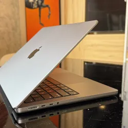 MacBook Pro 14 inch M1 Pro  1042839
