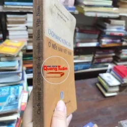 Sách - Cách mạng ruộng đất ở miền nam Việt Nam - Lâm Quang Huyên (A1) 564574