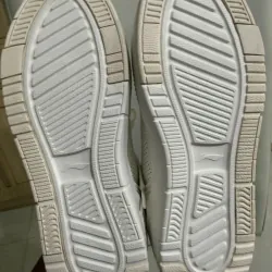 Giày Lining màu trắng size 37 975000