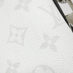 Túi xách cuối tuần Taiga Llama M30919 của Louis Vuitton 610787