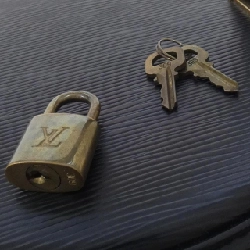 Túi Louis Vuitton Epi Cannes M48032 615361