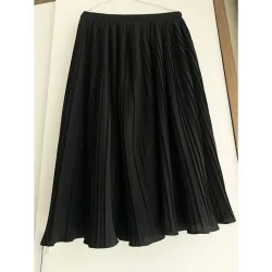 MỚI 99%***CHÂN VÁY XẾP LY ZARA BASIC ĐEN* VIỀN XOÈ* CHẤT SUÔNG ĐẸP* TẶNG QUÀ 0Đ
