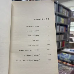 FOUR: A DIVERGENT COLLECTION (FOUR: BỘ SƯU TẬP NHỮNG KẺ BẤT KHẢ TRỊ) - VERONICA ROTH 957445