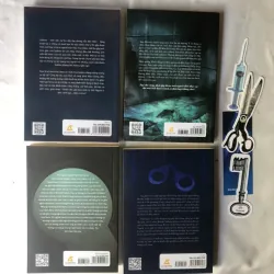 Sách của Freida McFadden: Bạn trai, Khu D, Sau cánh cửa khóa kín, Tù nhân 1002666