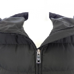 Áo khoác lông vũ PRADA logo hình tam giác 290364 R212 1060 - Hàng hiệu Authentic 814885