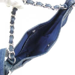 Túi xách chéo Chanel 57641 613943