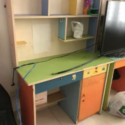 Bàn học trẻ em màu sắc nhiều mặt ghế tủ kéo hình thú 1023612