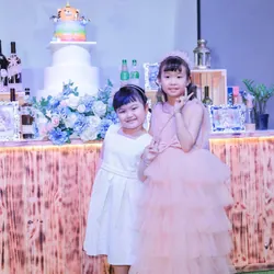 Đầm thiết kế cho bé gái 5-6 tuổi- Hồng Patel - còn mới  701523