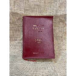 Kinh thánh Tân Ước 2011 bìa bị phai màu ở chữ, có chữ ký và note của chủ cũ, không ảnh hưởng nội dung Công giáo NSX1004