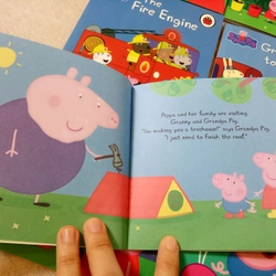 Truyện tranh Peppa pig tiếng Anh (combo 10 cuốn) 391522