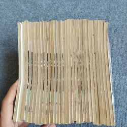 CÔ BÉ CHĂM CHỈ 533409