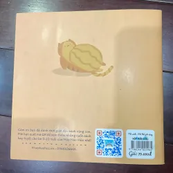 THUÝ AN : - Lỡ nuốt phải hạt dưa mất rồi  1028169