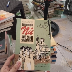 Nữ học sinh sinh viên 