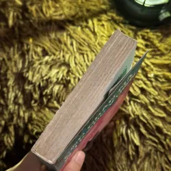 Con nhân mã trong vườn 1022211