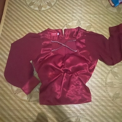 Áo sơ mi , crazyteen, size m, màu đỏ,mới 99%