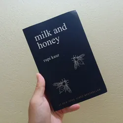 Milk and honey, sách ngoại văn tiếng Anh 