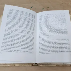 CÂU CHUYỆN VỀ ANH LÀ THẾ - nhà văn Nga Vil Lipatov 713099