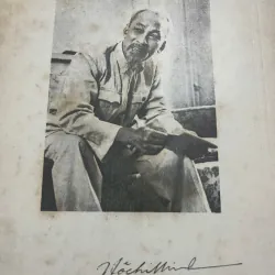 bản in trên giấy đặc biệt- giấy họa tiết - Nhật ký trong tù – Hồ Chí Minh - có 3 phụ bản 991837