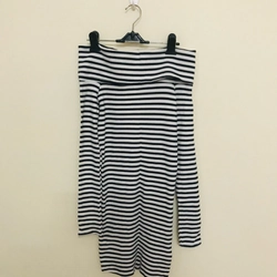 Đầm trễ vai Zara 445559