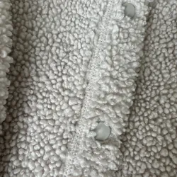 Áo khoác lông cừu HM chính hãng size Xs màu be thanh lịch 937297