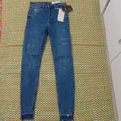 Quần jean (quần bò) nữ Bershka 26305