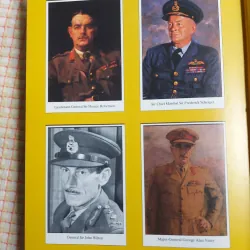 The Commanders: Australian Military Leadership in the Twentieth Century - Khổ lớn, bìa vải 788313