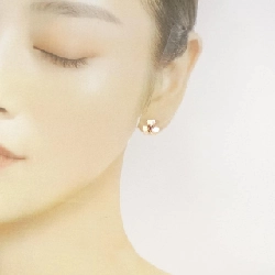 Bông tai mini Frivole Van Cleef & Arpels 666240