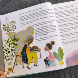 (Bìa cứng, khổ to, tiếng Anh) Queen Elizabeth: A Platinum Jubilee Celebration 695935