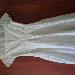 Váy trắng dáng bồng 