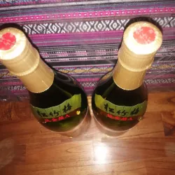 Rượu sake Nhật Bản chai 1800ml vảy vàng 996294