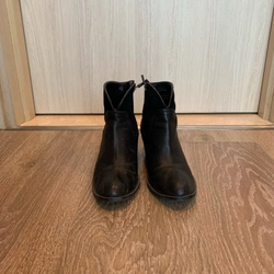 Thanh lý giày size 36, bốt size 37 444136