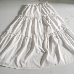 Chân váy trắng, vải cát hàn ,mát nhẹ size s,m dưới 55 kh mặt vừa  9864