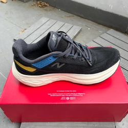 Giày chạy bộ nam New Balance EU44 màu đen 527576
