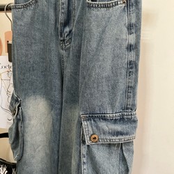 Quần jean túi hộp ống rộng. Hàng QCCC lọai 1. Sz S. New 99%.  138873