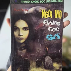 ngôi mộ đóng cọc gỗ