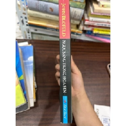 NGỌC SÁNG TRONG HOA SEN - John Blofeld 1044709