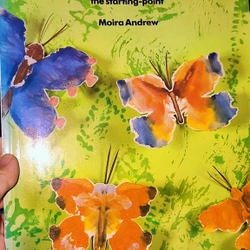 Sách dạy học khổ lớn tiếng Anh - Langue in colour 