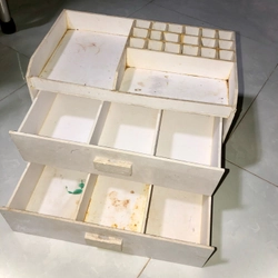 Kệ đựng đồ trang điểm hoặc đồ dùng cá nhân 477754