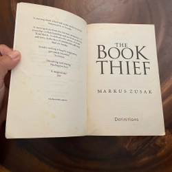II English Book: The Book Thief - Markus Zusak - 2016  443036