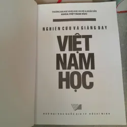 NGHIÊN CỨU VÀ GIẢNG DẠY VIỆT NAM HỌC 1033253