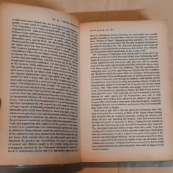 A Bright Shining Lie: John Paul Vann and America in Vietnam -  Neil Sheehan 1027334