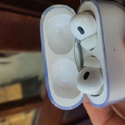 Cần bán Airpods pro gen 2, pin trâu , sạc k dây 15704