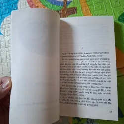 Một đóa hồng không đỏ cũng chẳng bạch 999833