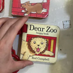 Ngoại văn : Rod Campbell : DEAR ZOO : animal shapes & buggy book ( chọn 1 quyển )  1027456