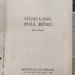 Tiểu thuyết HÀNH LANG PHÍA ĐÔNG của Bùi Bình Thi 704948