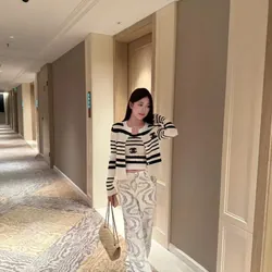 Set Áo Len 2 Dây Kèm Cardigan Hoạ Tiết Basic 720743