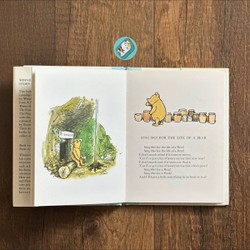 Sách bìa cứng Pooh’s Poems 186051